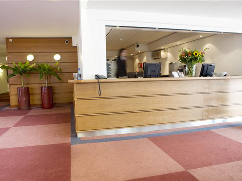 Aparthotel Amsterdam resident service with taxi service, dry cleaning and welcome packages